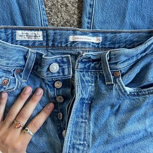 Perfect condition Levis Ribcage Straight size 25